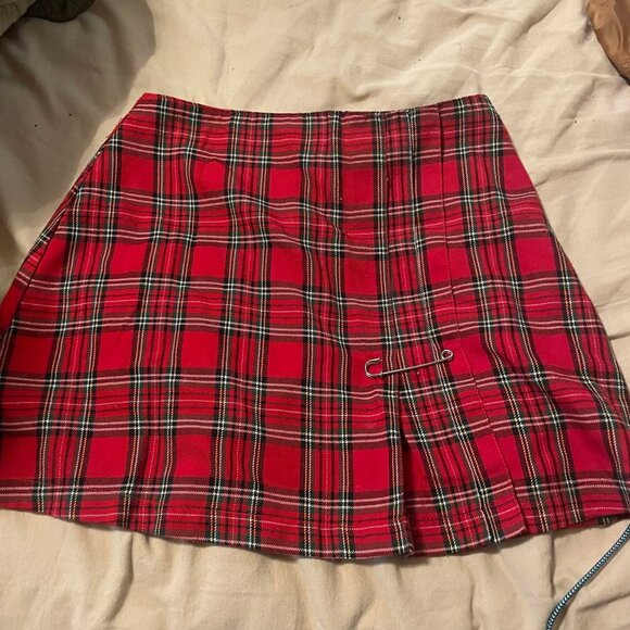 Tartan Plaid Pleated Skirt with Safety Pin - Picture 1 of 4